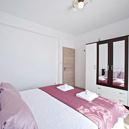 Apartments With A Parking Space Gornje Selo, Solta - 15545 Grohote Bilik gambar