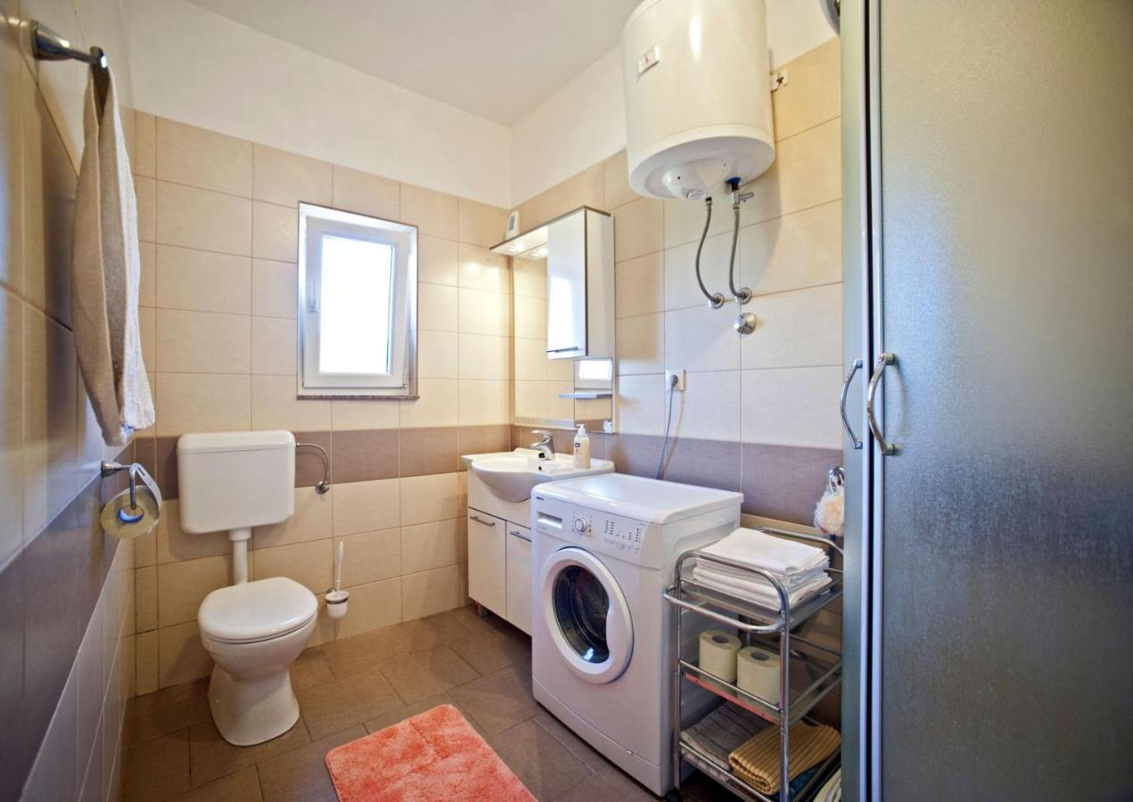 Apartments With A Parking Space Gornje Selo, Solta - 15545 Grohote Luaran gambar