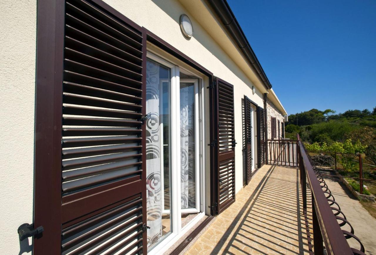Apartments With A Parking Space Gornje Selo, Solta - 15545 Grohote Luaran gambar
