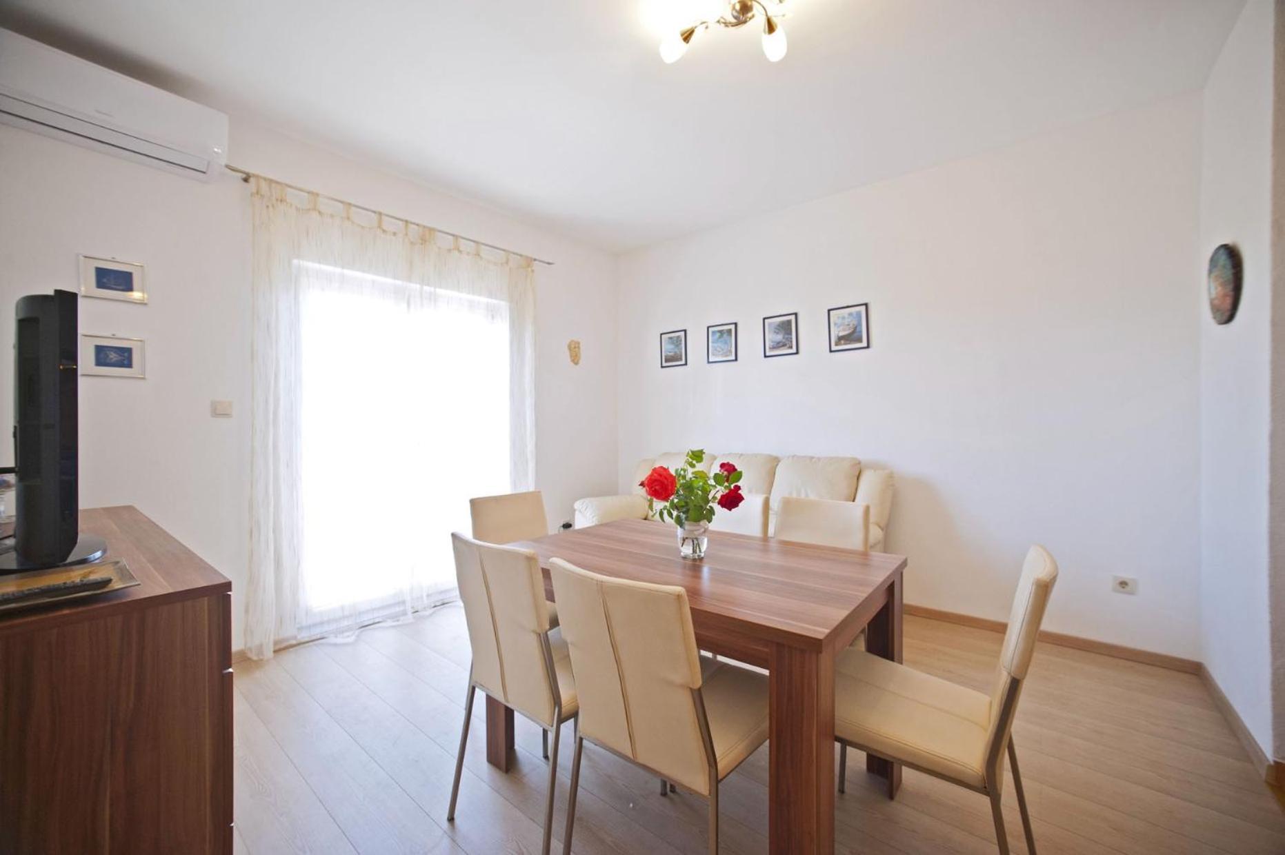Apartments With A Parking Space Gornje Selo, Solta - 15545 Grohote Bilik gambar