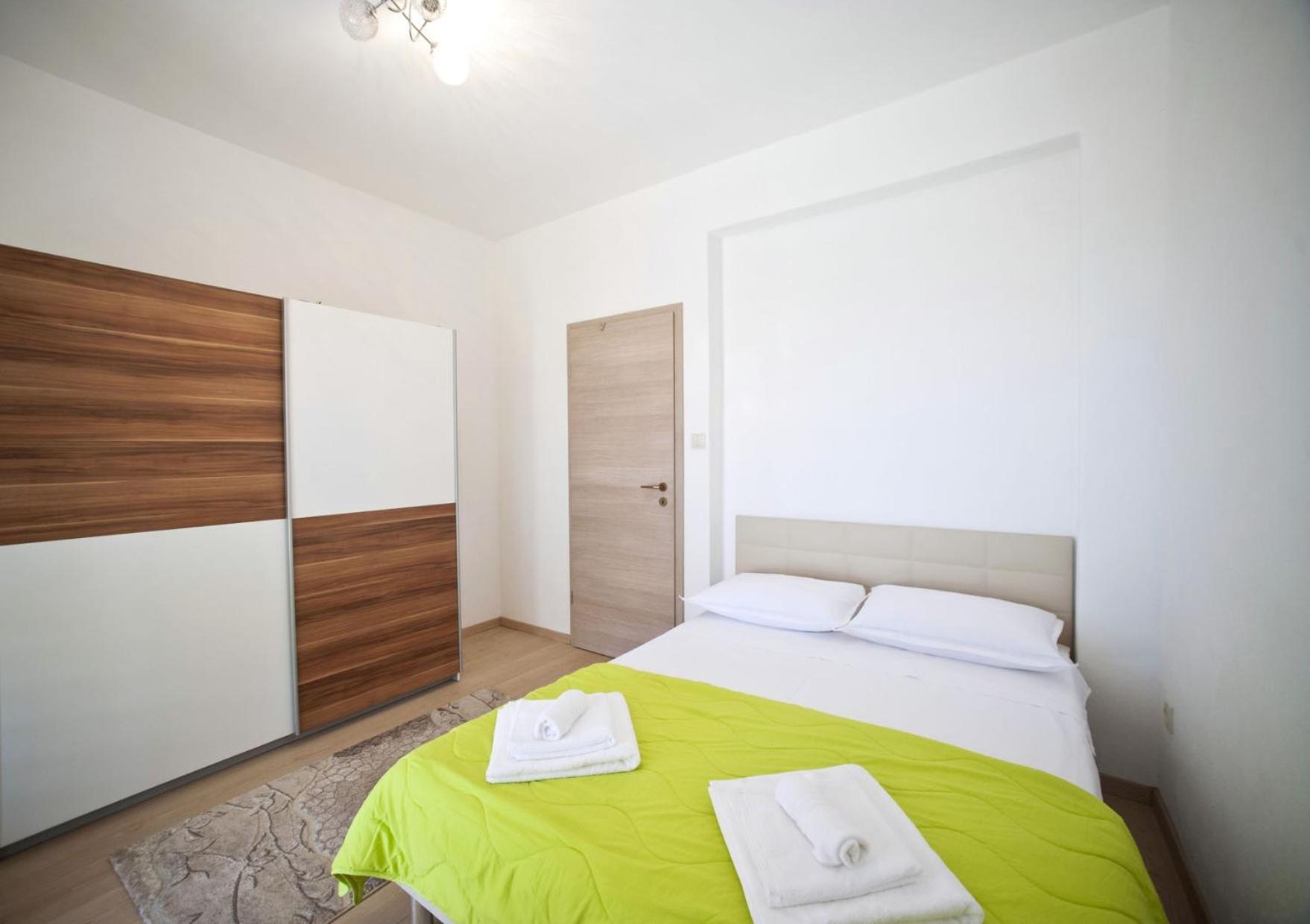 Apartments With A Parking Space Gornje Selo, Solta - 15545 Grohote Bilik gambar